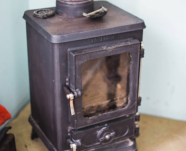 Pine Yurt heating